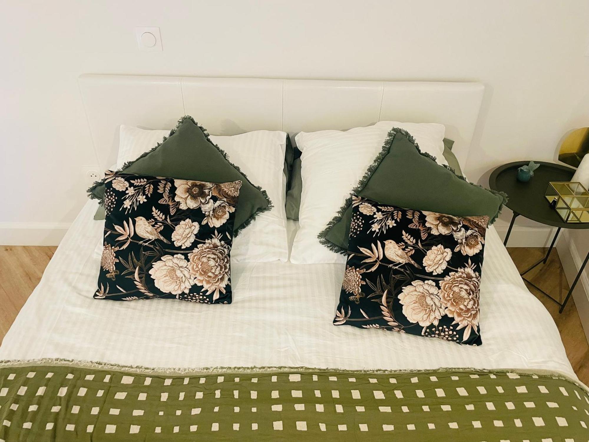Appartements De Charme Du General Leclerc - Place D'Erlon - Hypercentre - Gare - Ρενς Εξωτερικό φωτογραφία